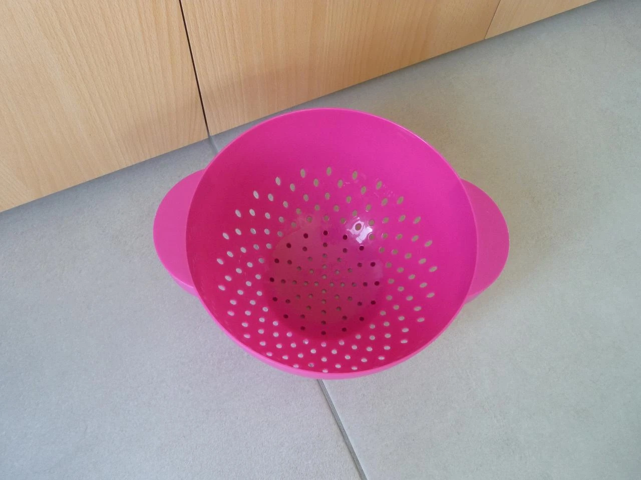 Colador de plástico rosa fucsia – photo 2